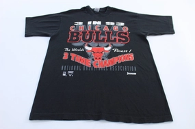Durable Stitching 1993 Chicago Bulls Basketball 3 Time Champion T-shirt