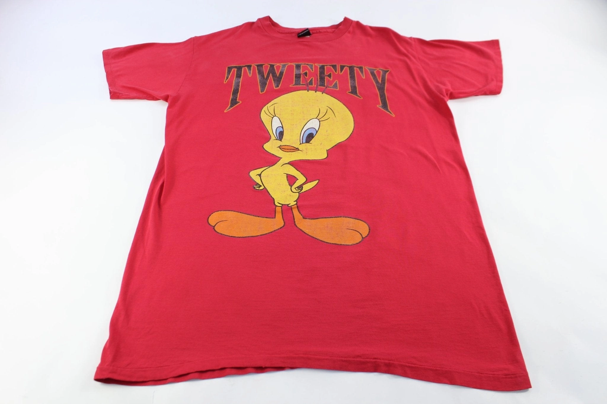 Chic Comfort Style Essential Look 1996 Looney Tunes Tweety Graphic T-Shirt