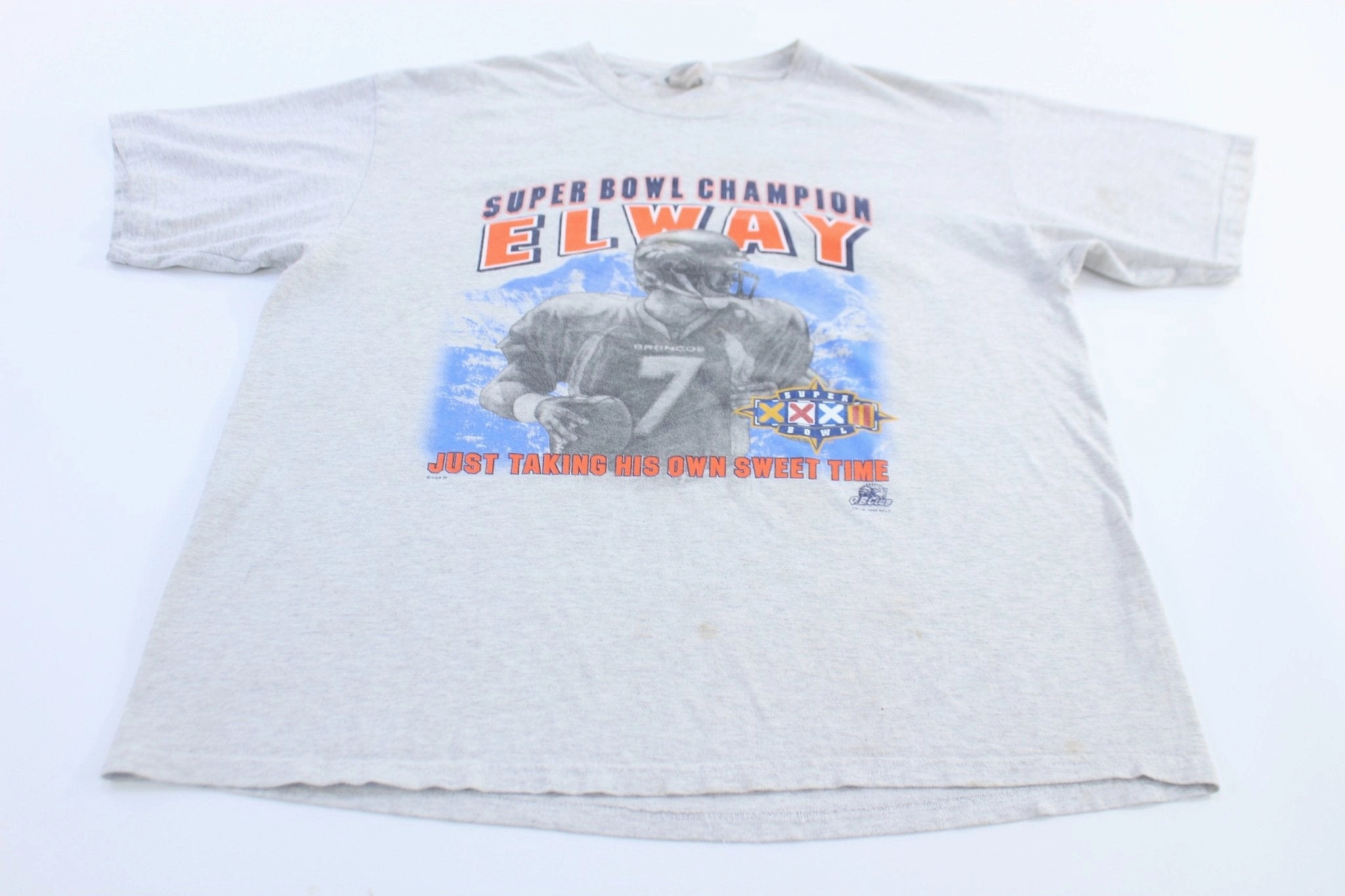Cool Fit 1998 Denver Broncos John Elway SuperBowl Champion Graphic T-Shirt