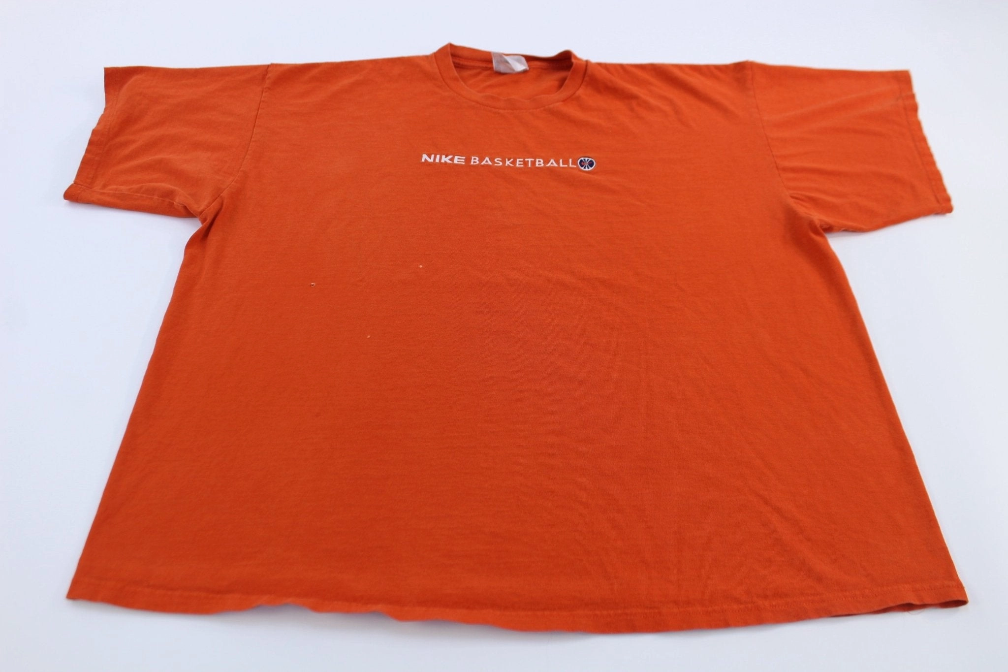 90's Nike Basketball Embroidered Spellout Logo Orange T-Shirt Athletic Comfort Wear