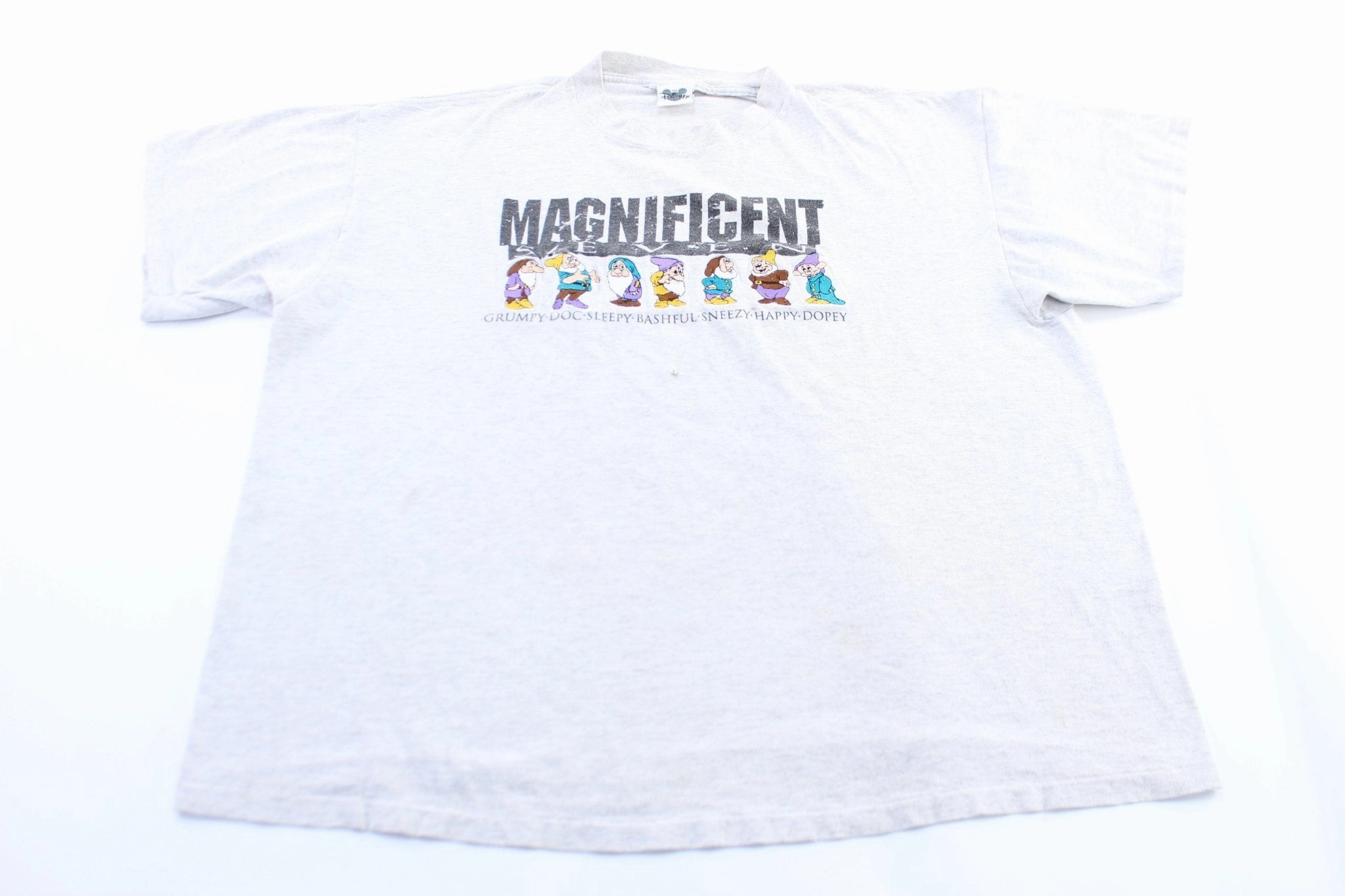 90's The Disney Store Magnificent 7 Dwarfs T-Shirt Minimal Layers Smooth Neckline