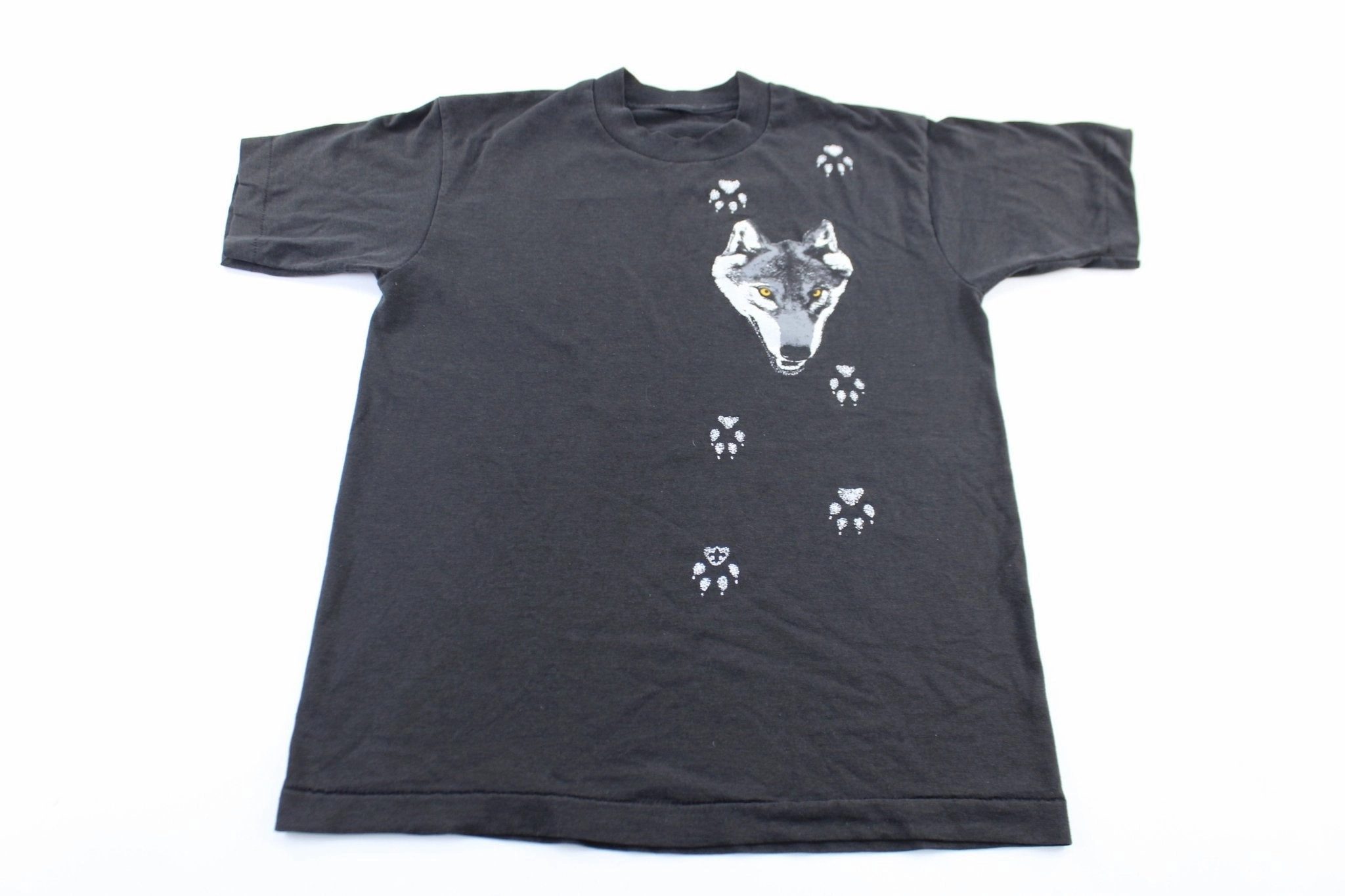 90's Wolf Graphic T-Shirt Comfy and Soft All-Day Comfort Wear