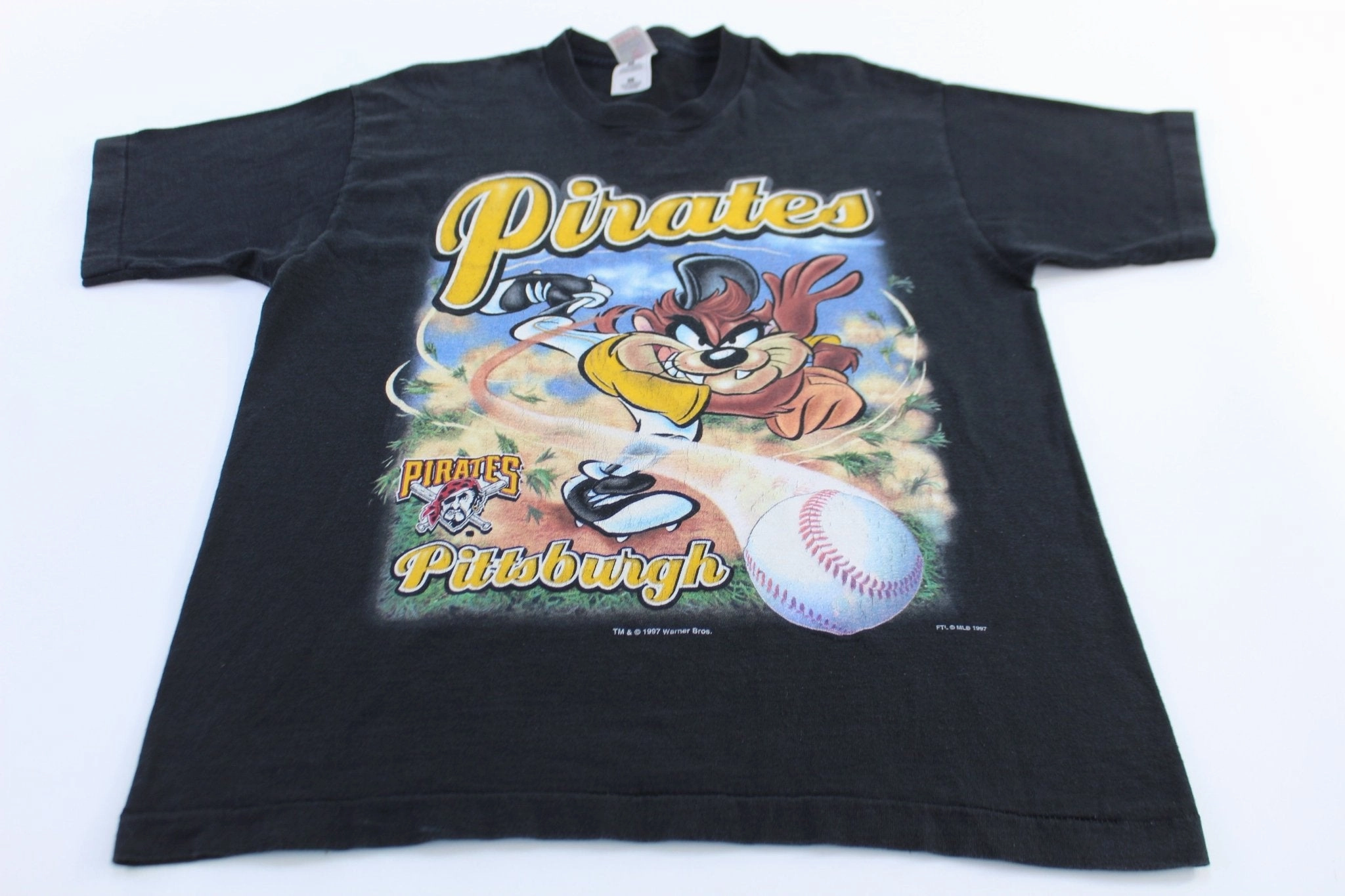 Travel Essential 1997 Pittsburgh Pirates Baseball Tasmanian Devil Graphic T-Shirt