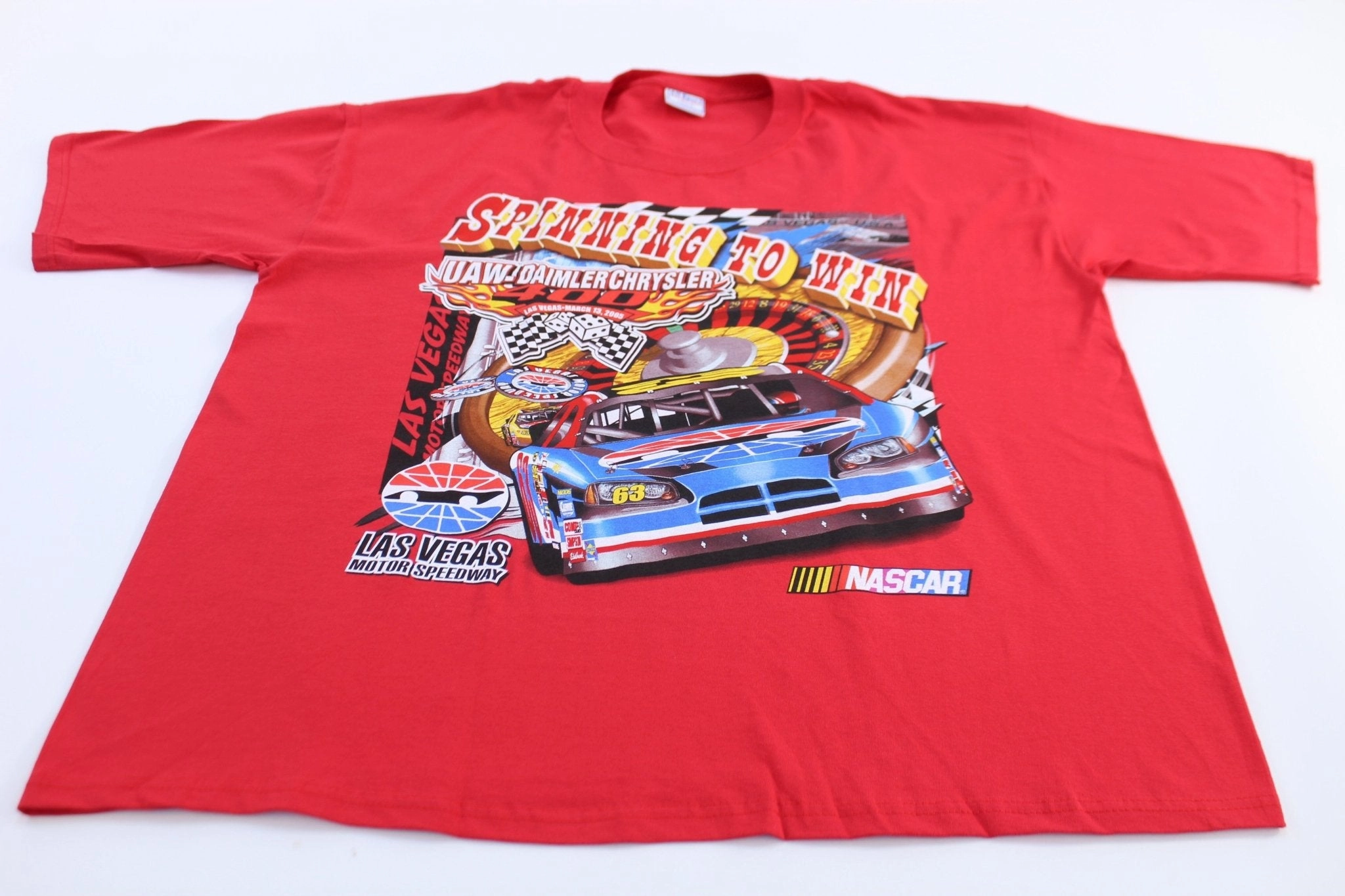 2005 Las Vegas Motor Speedway UAW-Daimler Chrysler 400 Nascar T-Shirt Layered Collar