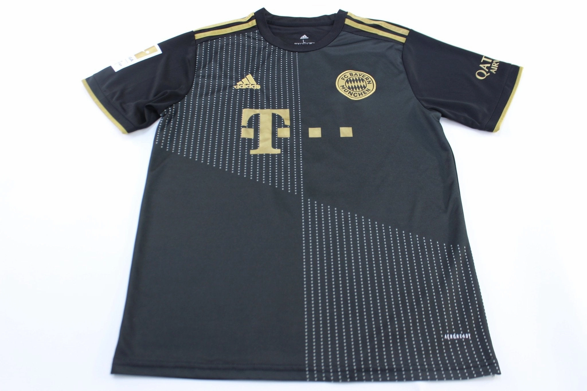 Adidas Embroidered Logo FC Bayern M??nchen Gold & Black #8 Striped Soccer Jersey Motion Boost Smooth Flatlock Stitching