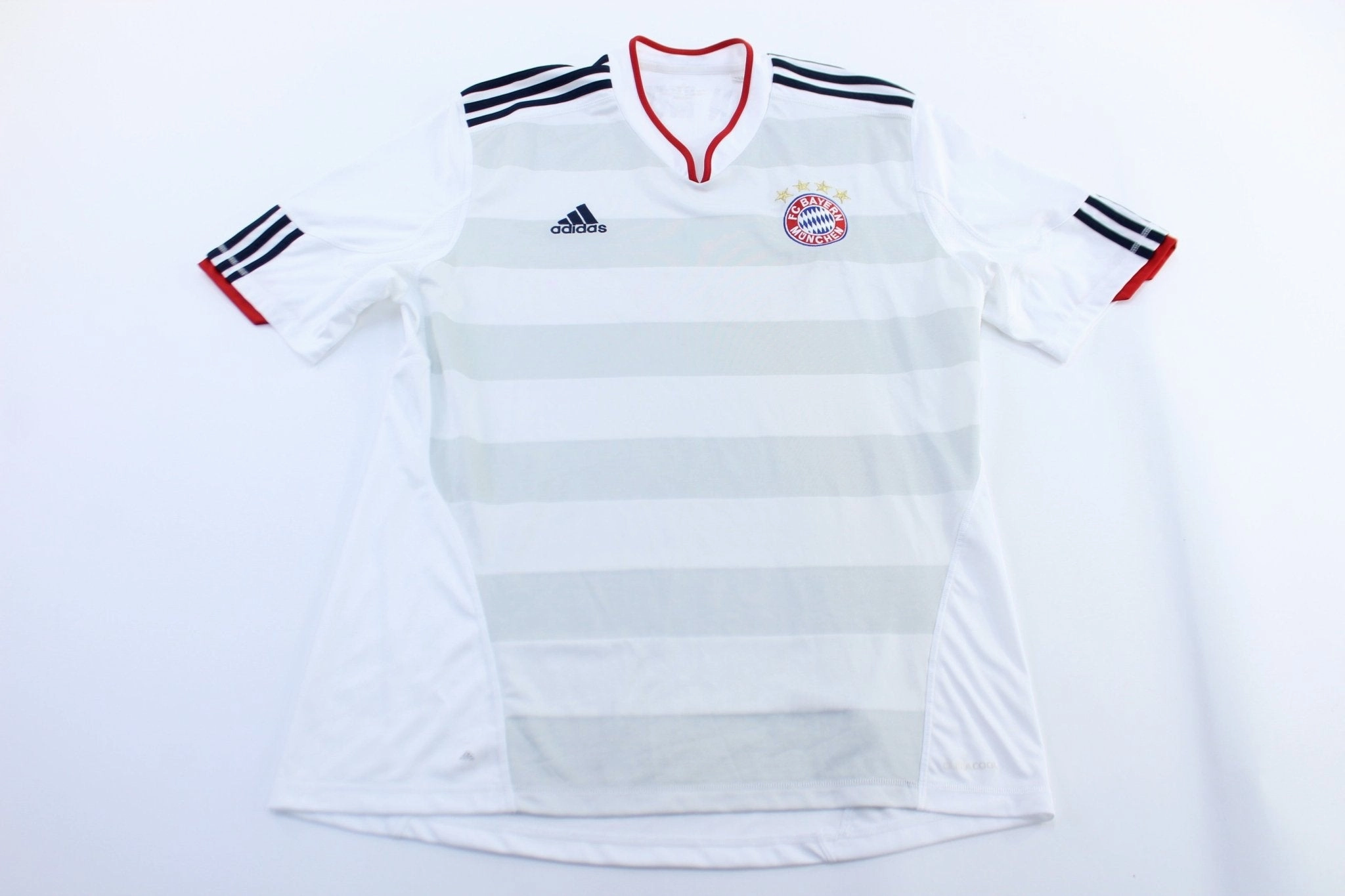 Adidas Embroidered Logo FC Bayern Munchen Soccer Jersey Fade Resistant Dyeing Yarn Dye Effect
