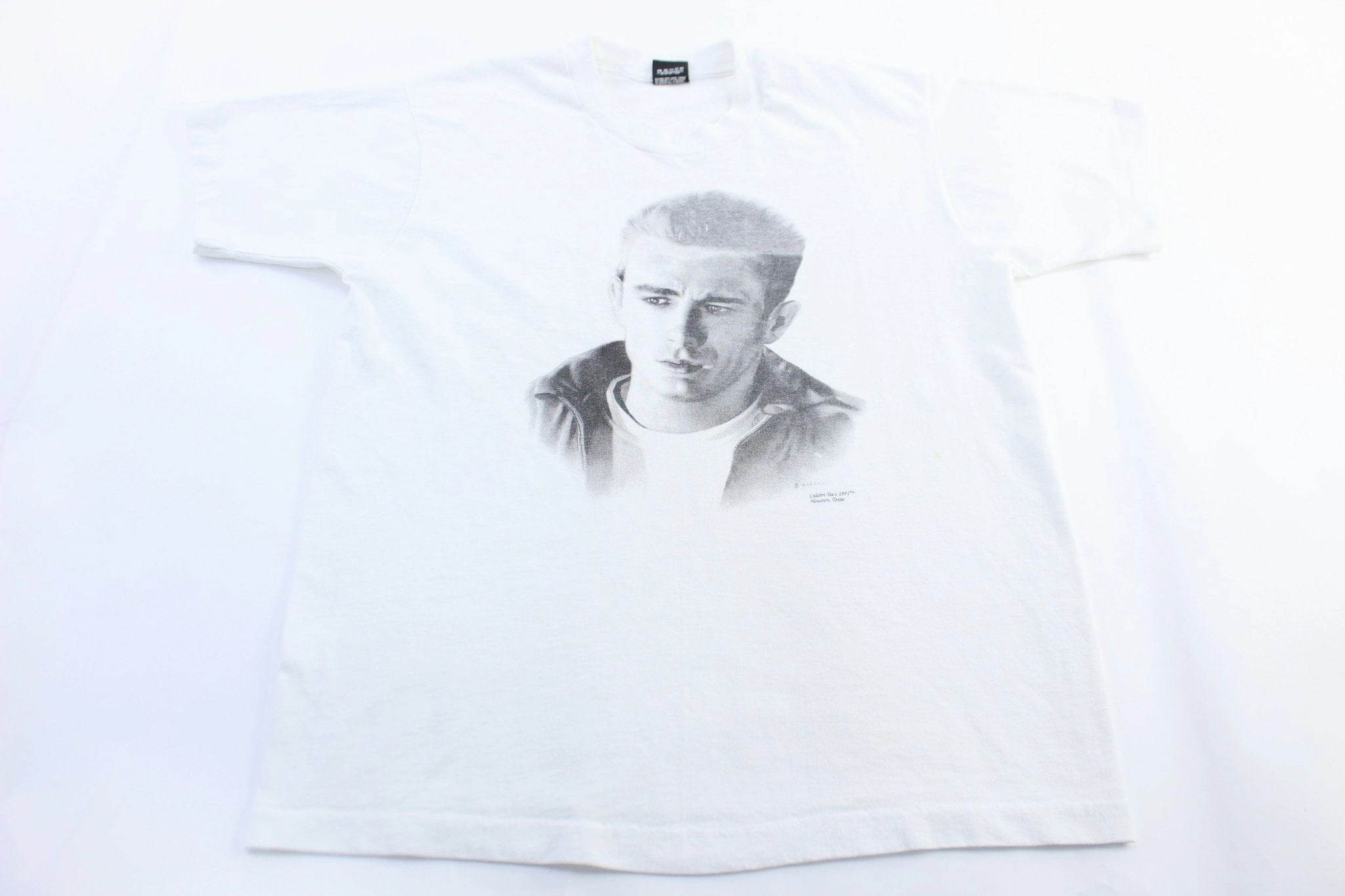 Effortless Comfort Wear Lightweight Style 90's Celebri-Tees Graphic T-Shirt