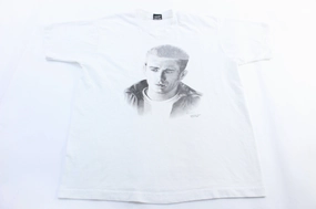 Effortless Comfort Wear Lightweight Style 90's Celebri-Tees Graphic T-Shirt