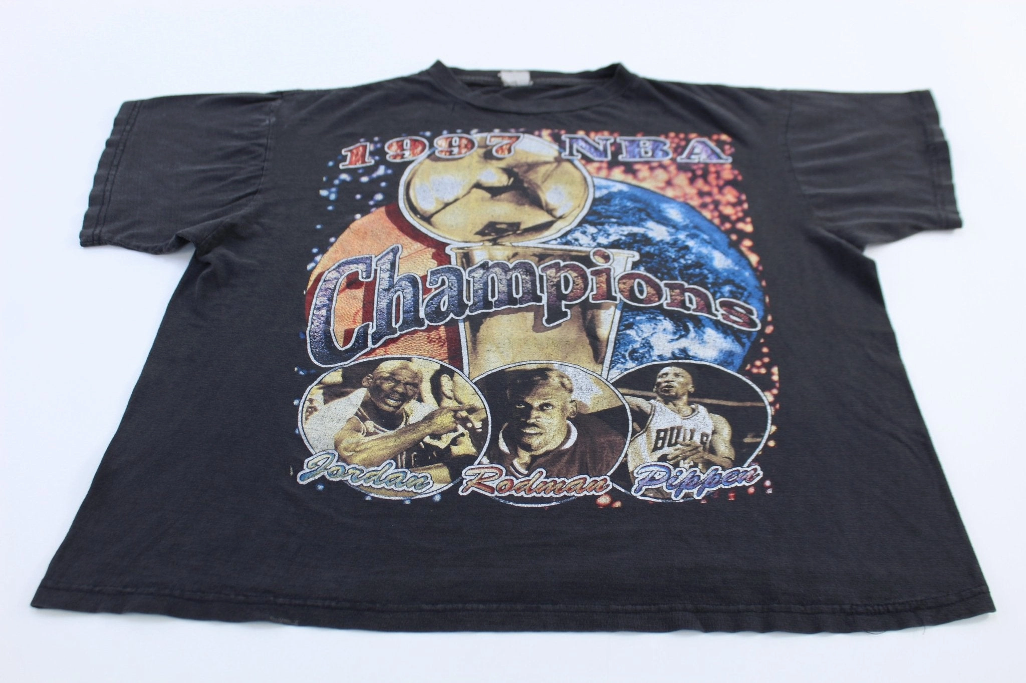 AllWeatherComfort 1997 Chicago Bulls Basketball World Championship Rap Tee T-shirt