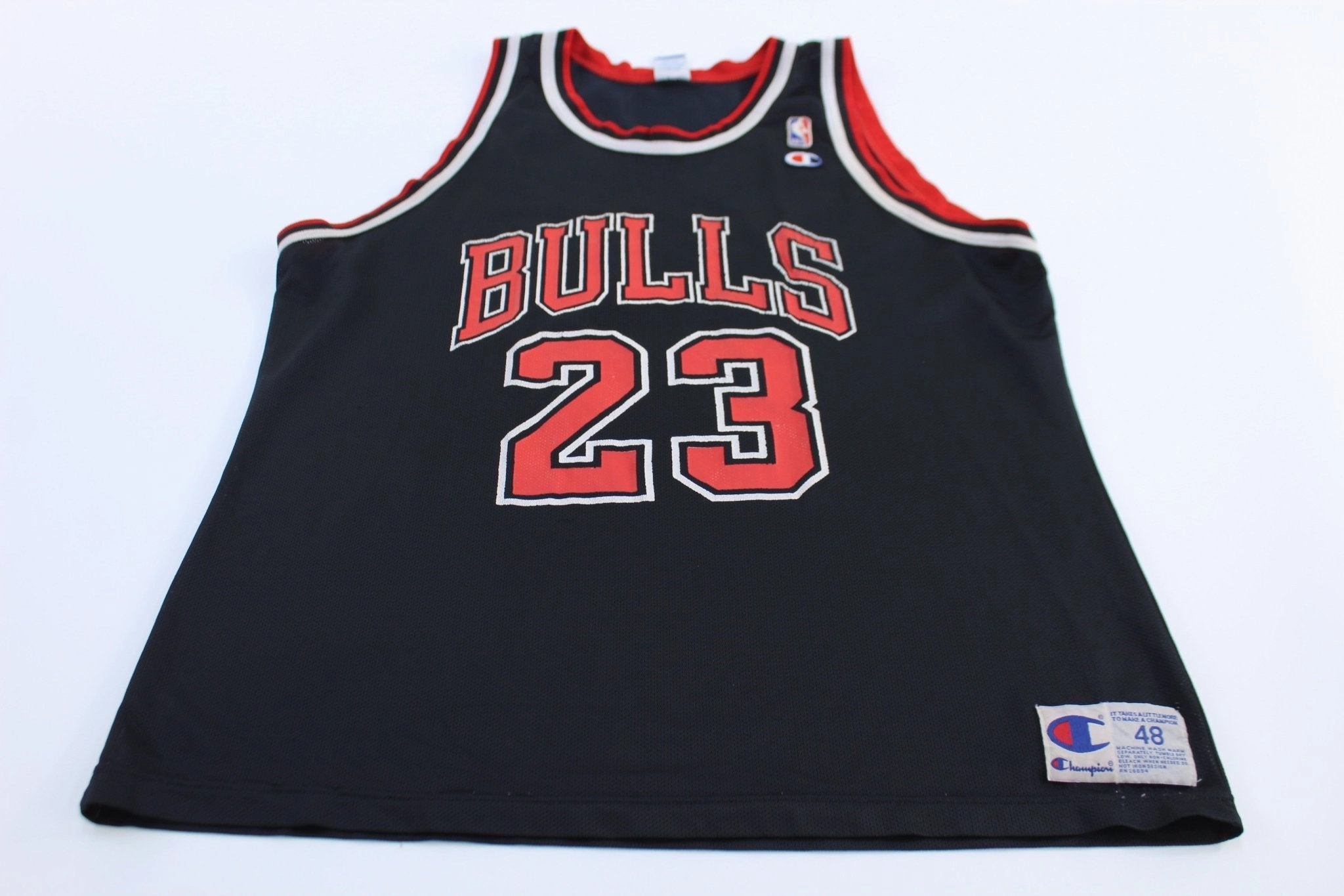 Ribbed Collar Style Irregularity Free Edging 90's Chicago Bulls Michael Jordan #23 Champion Basketball Jersey