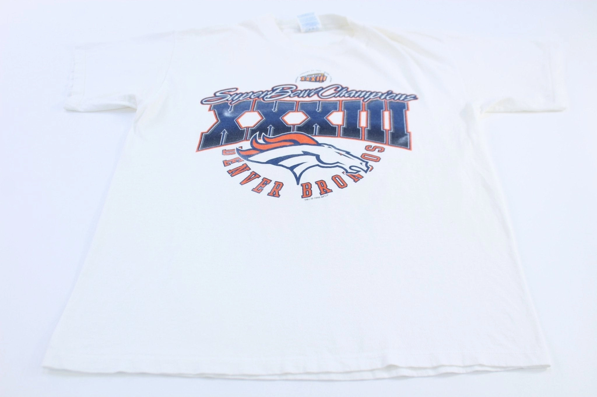 Taped Neckline Tagless Neckline 1999 Denver Broncos Football Super Bowl Champions T-shirt