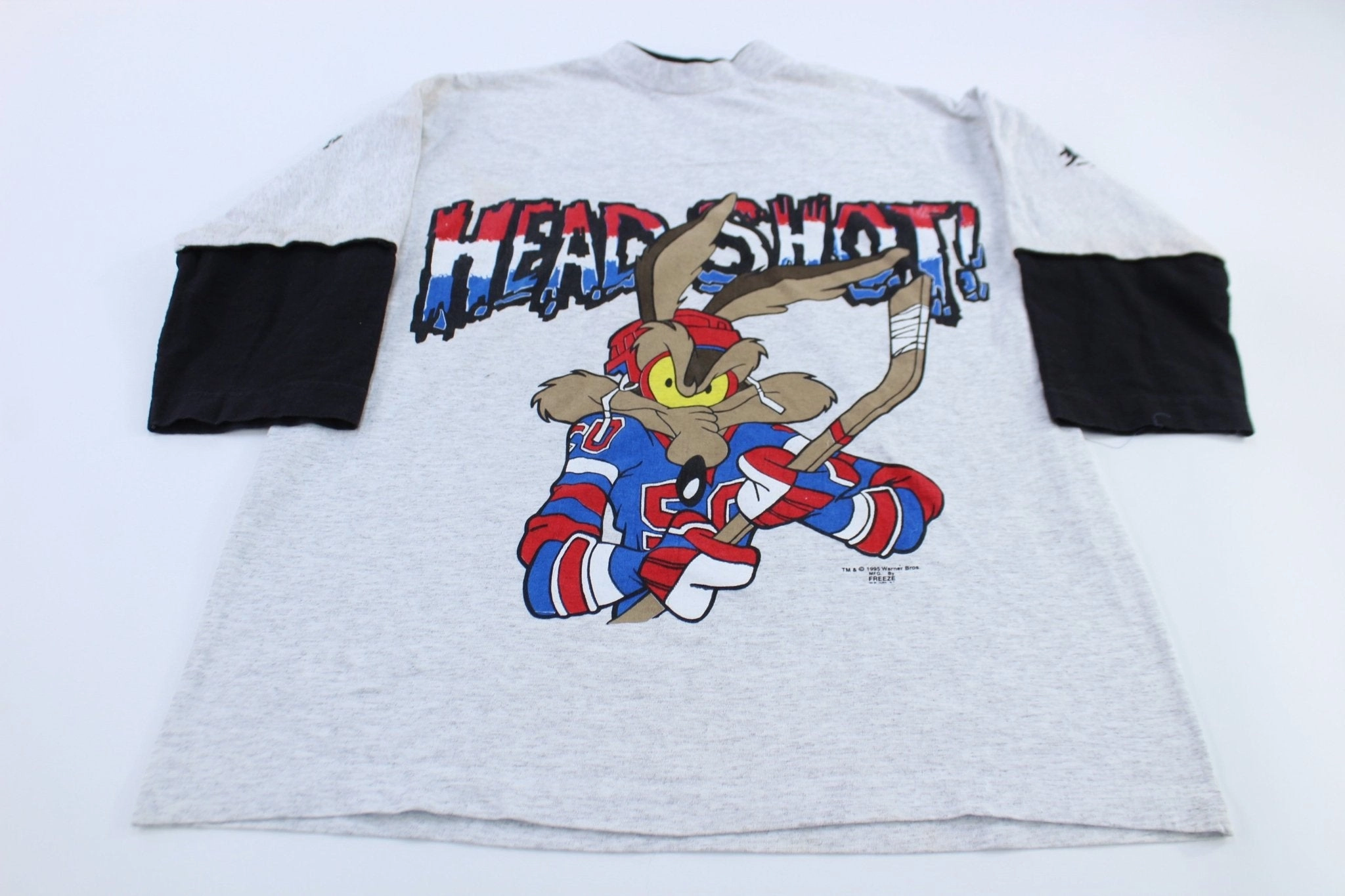 Stylish piece 1995 Warner Bros Wile E. Coyote Headshot Hockey T-Shirt