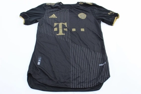 Fluid motion Adidas Logo FC Bayern Munchen Black & Gold Striped Soccer Jersey