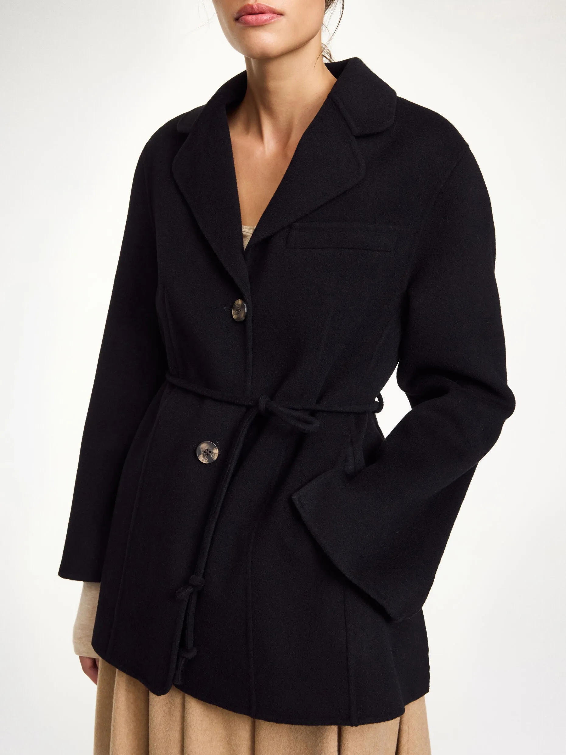 Versatile Design Hellen Blazer in Black