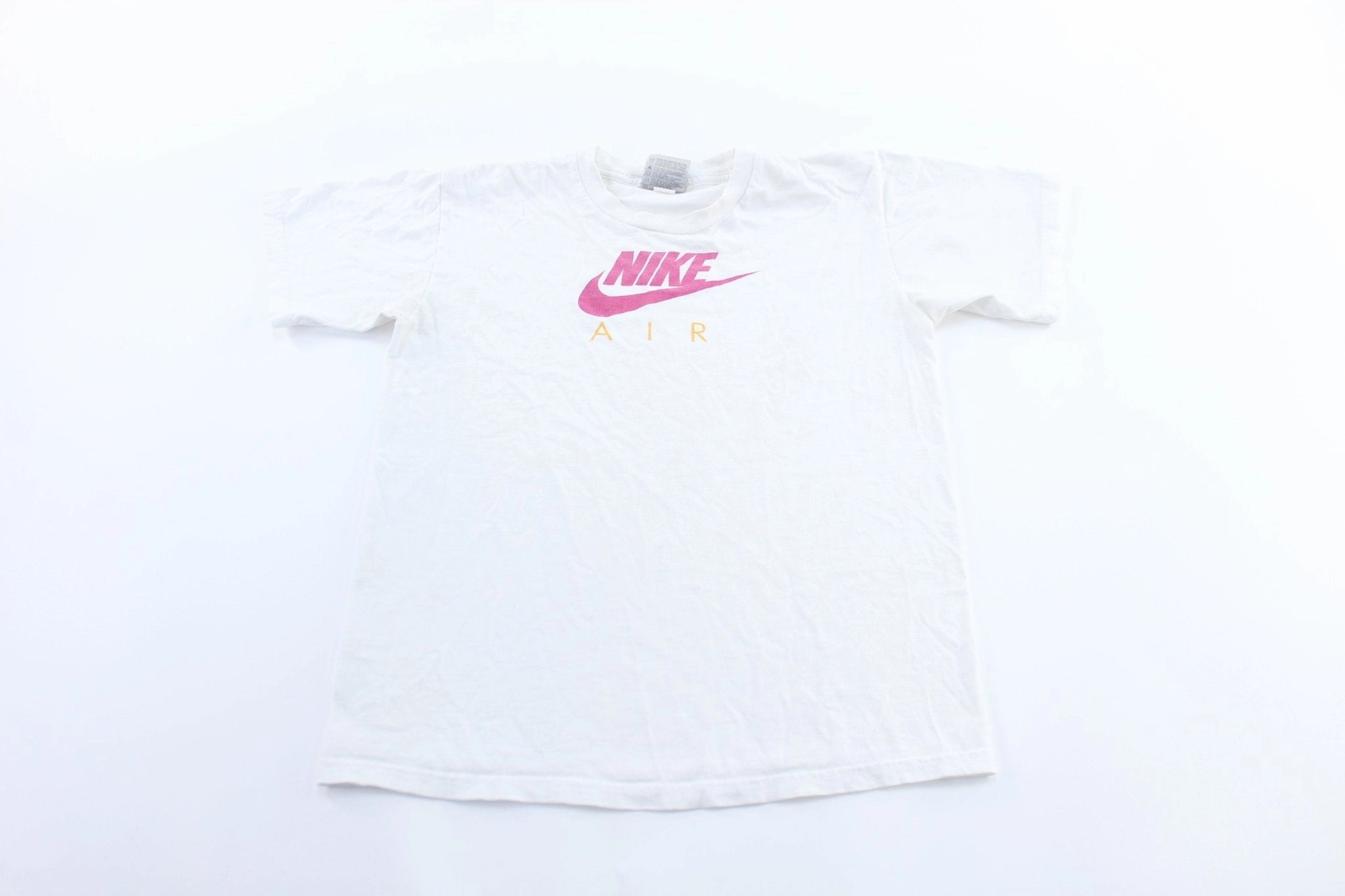 Women's Y2K Nike Logo White T-Shirt Perfectly Fit