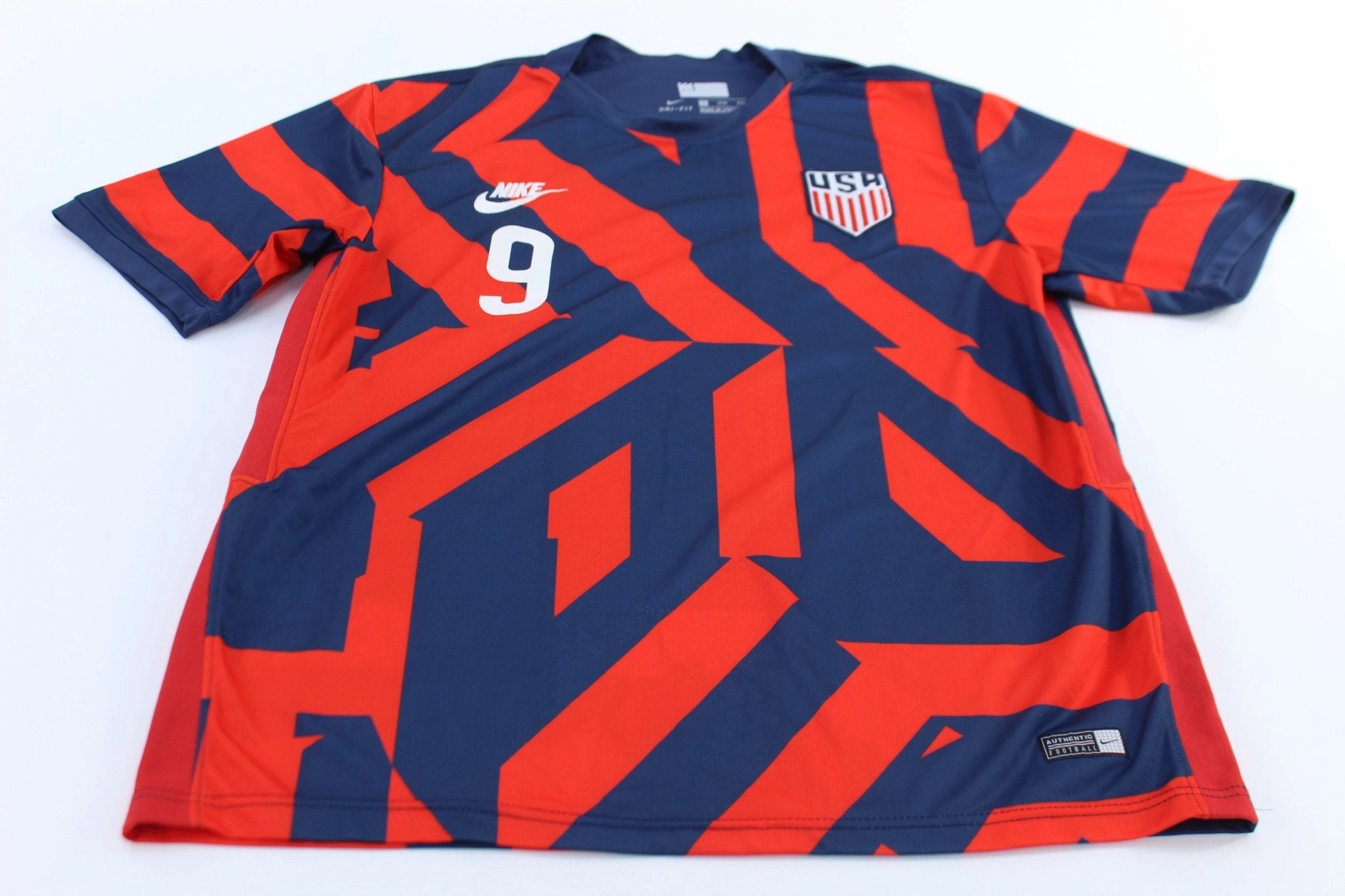 Nike Embroidered Logo Team USA #9 Cosmos Soccer Jersey Impact Fit Friction Reducing Inner Layer