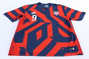 Nike Embroidered Logo Team USA #9 Cosmos Soccer Jersey Impact Fit Friction Reducing Inner Layer