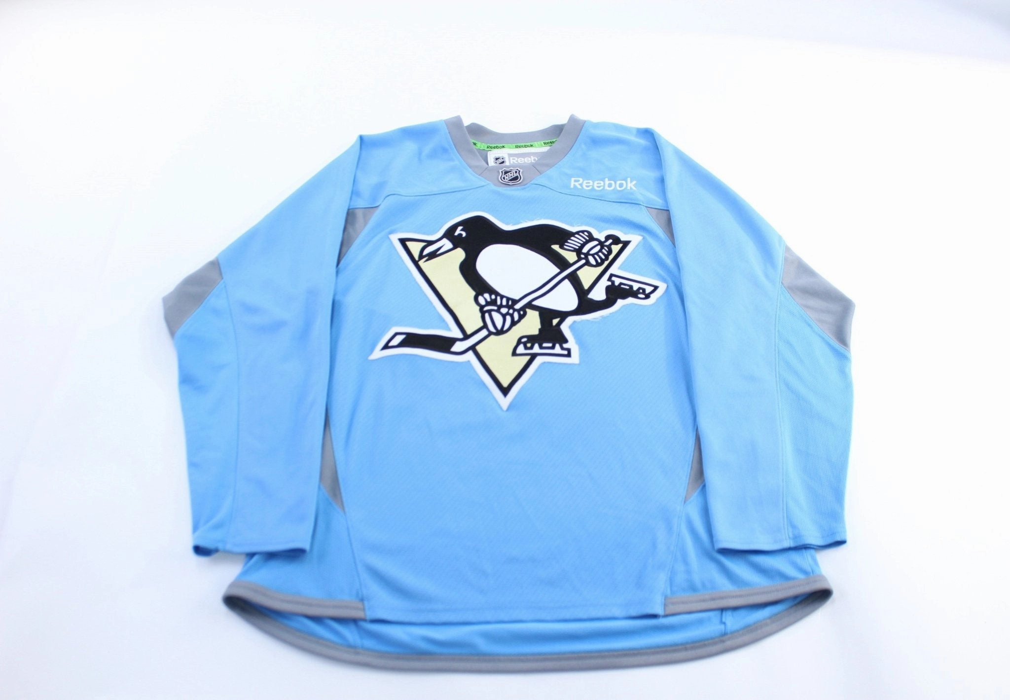 Reebok Embroidered Logo Pittsburgh Penguins Hockey Jersey Quick Motion Odor Resistant Finish