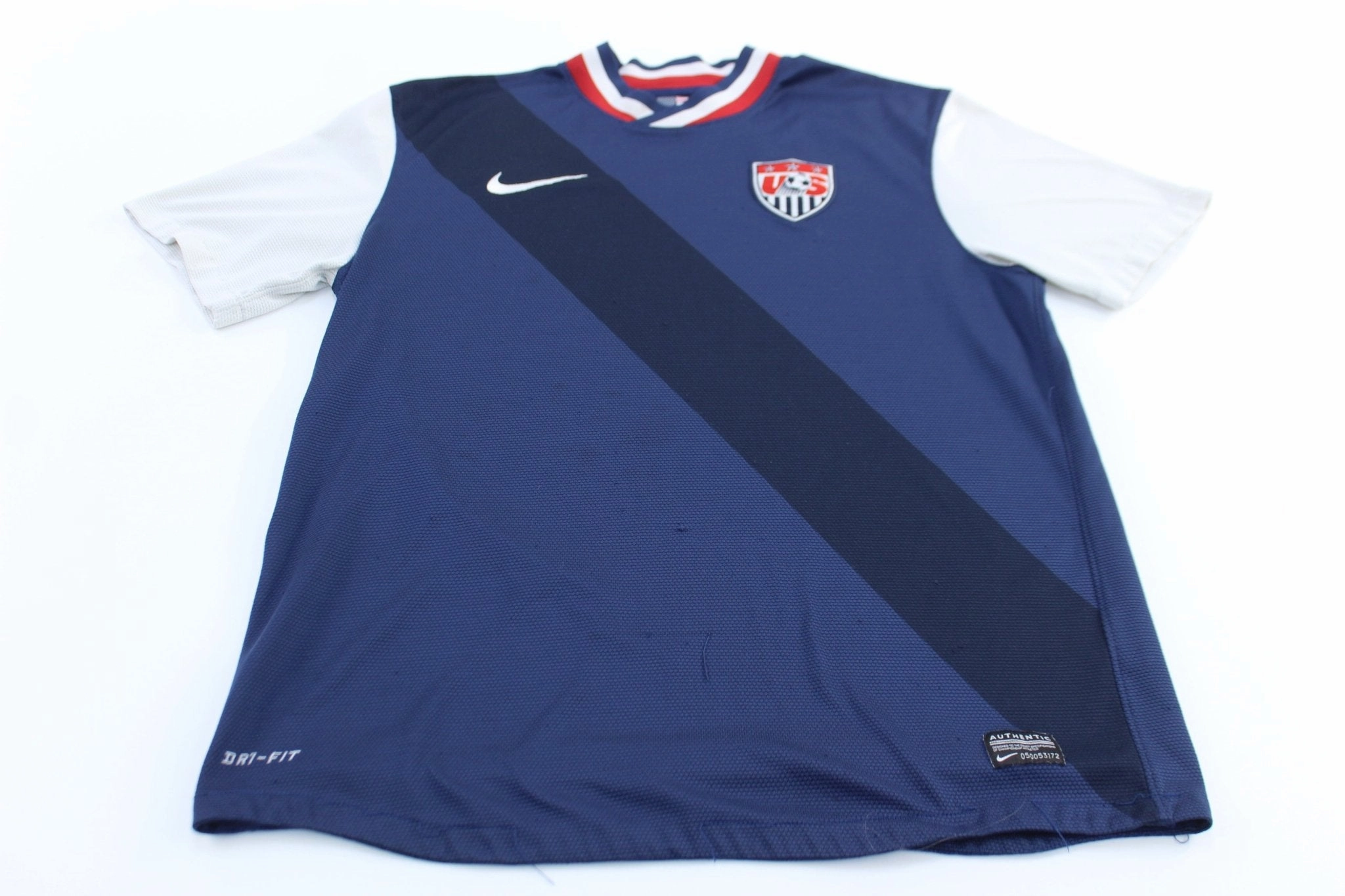 All Weather Adapt Fabric Gripped Hem Technology Nike Embroidered Swoosh Logo Team USA Soccer Jersey