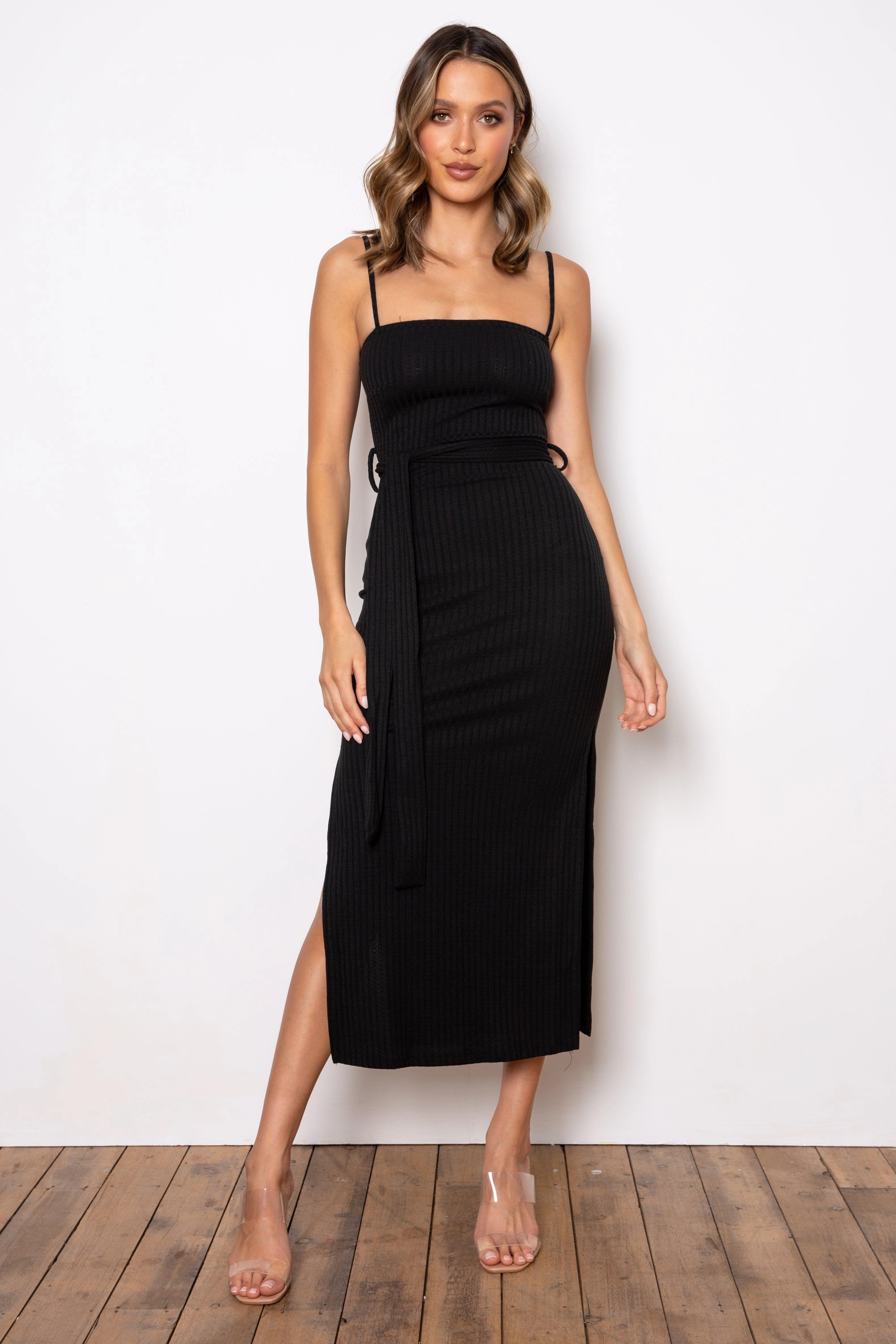 Fashionable outfit for outings Outfit Core Rib Midi Dress - Black