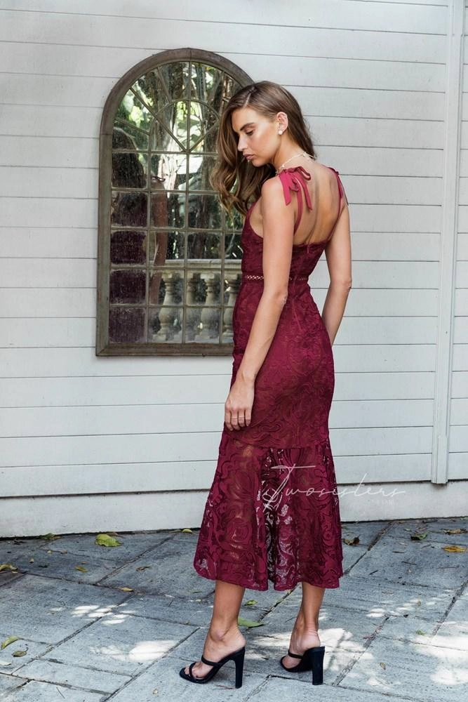 Valentina Dress - Red Detachable-Detail Weekend Favorite