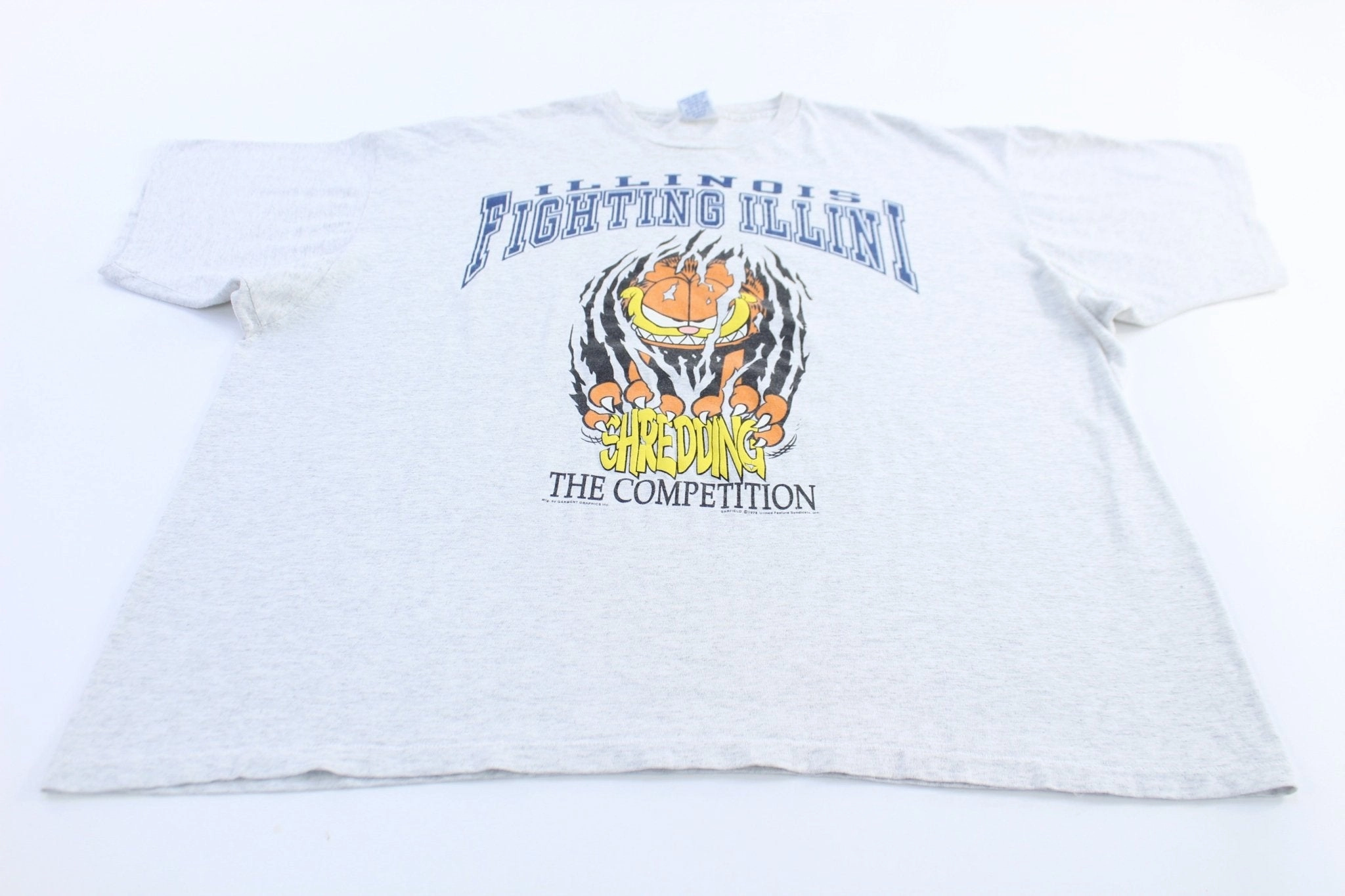 90's University of Illinois Fighting Illini Garfield T-Shirt Relaxed and Easy monochromatic