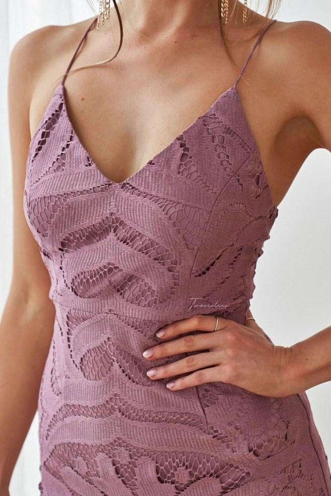 Khaleesi Dress - Dusty Purple Bust-Enhancing loose silhouette