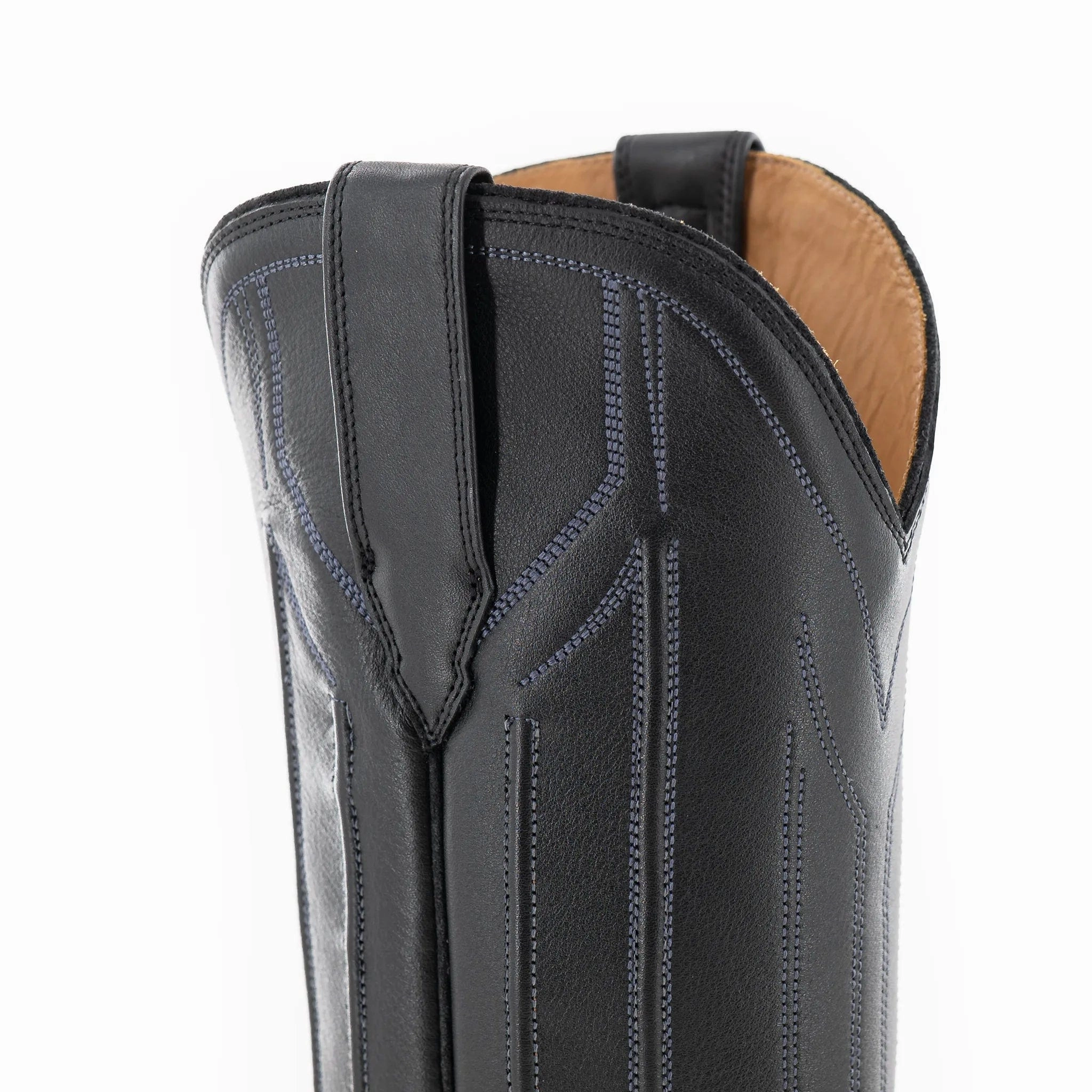 The Buck - Coal Waxed Suede Protective Finish Windy Weather