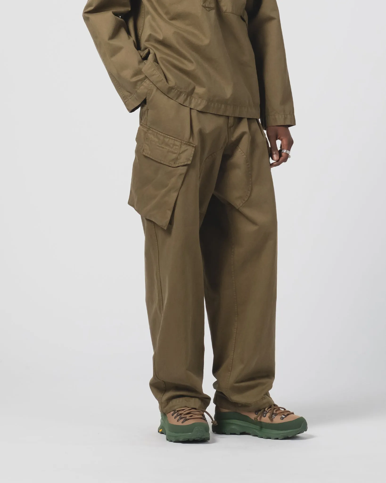 Outdoor Friendly Trooper Pants Gabardine Satin Fossil Green