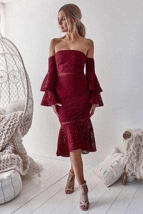 Brianna Dress - Red Evening Look Chill Vibes