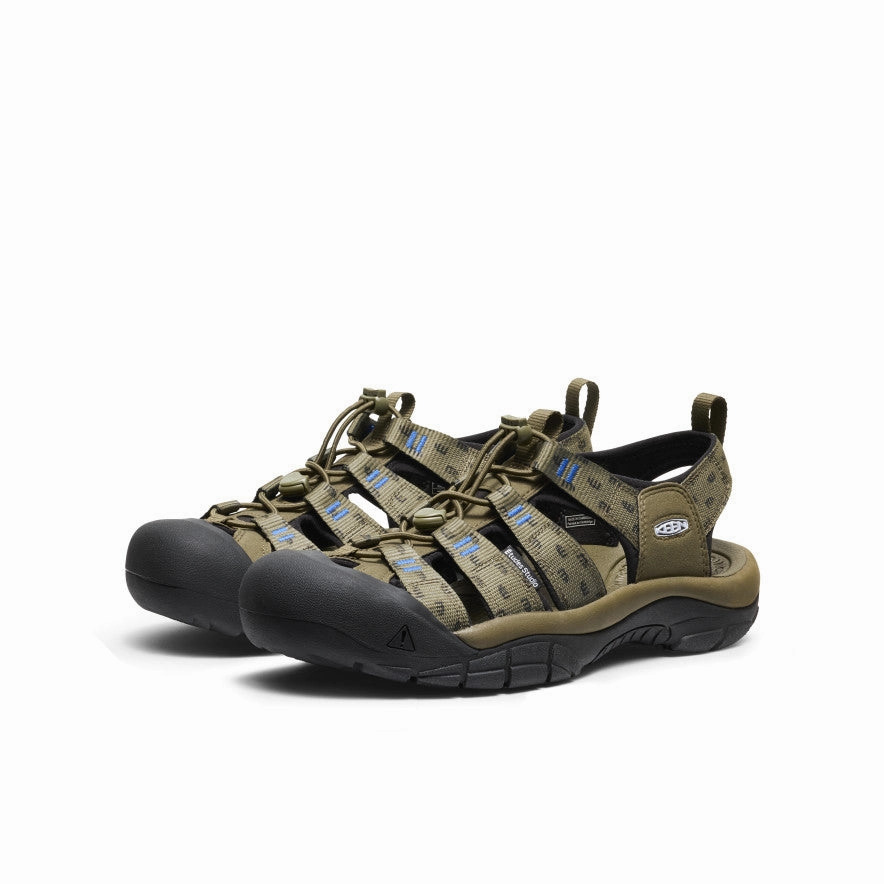 Men's Newport Retro Sandal x ??tudes Studio  |  Etudes Olive Adjustable Traction