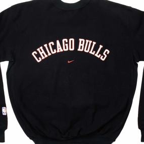 VINTAGE NIKE NBA CHICAGO BULLS SWEATSHIRT 90'S SIZE 2XL MADE IN USA Gift worthy