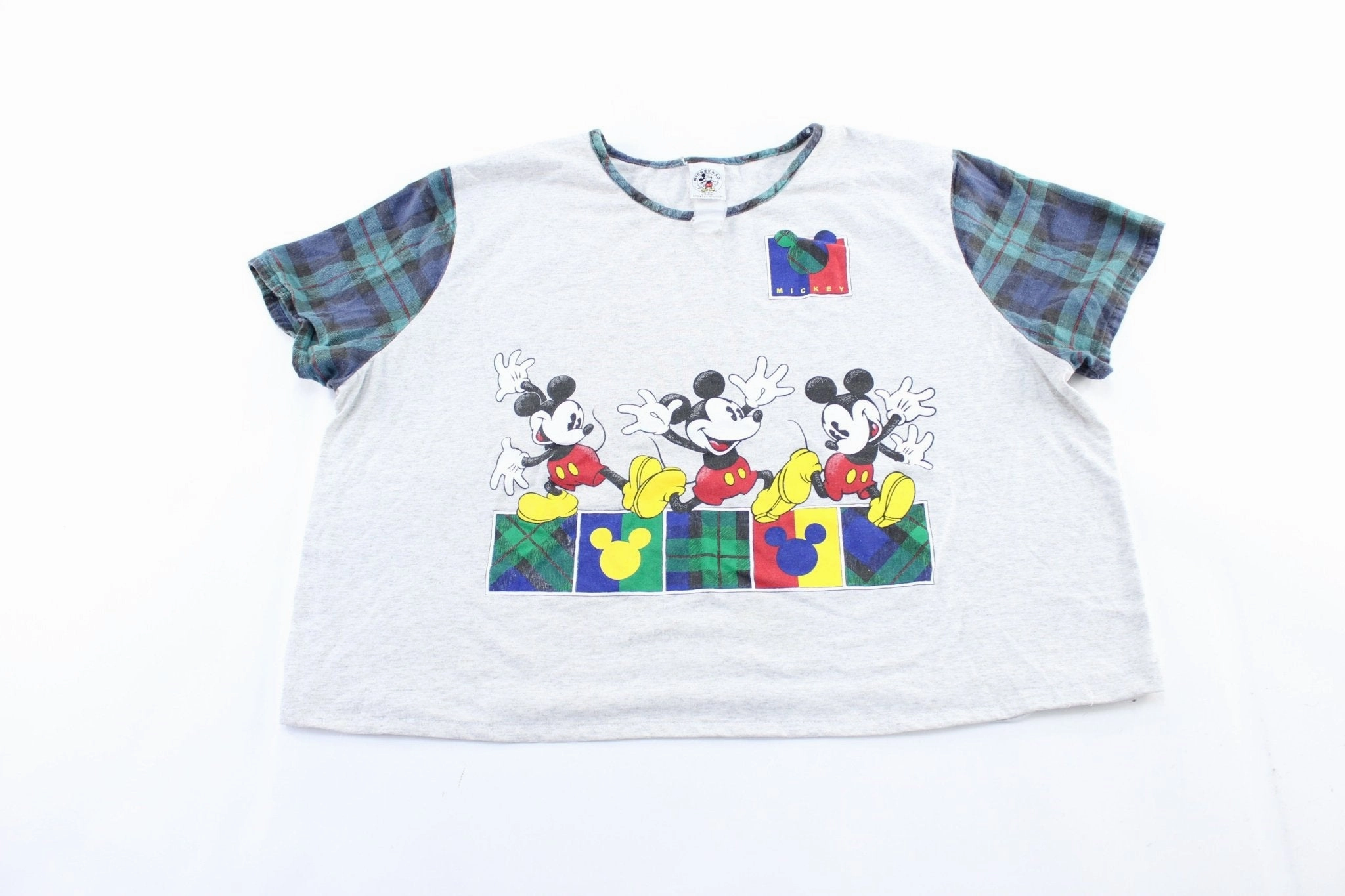 Roomy Design Active Style Trend Women's 90's Mickey & Co. Mickey Mouse Graphic T-Shirt