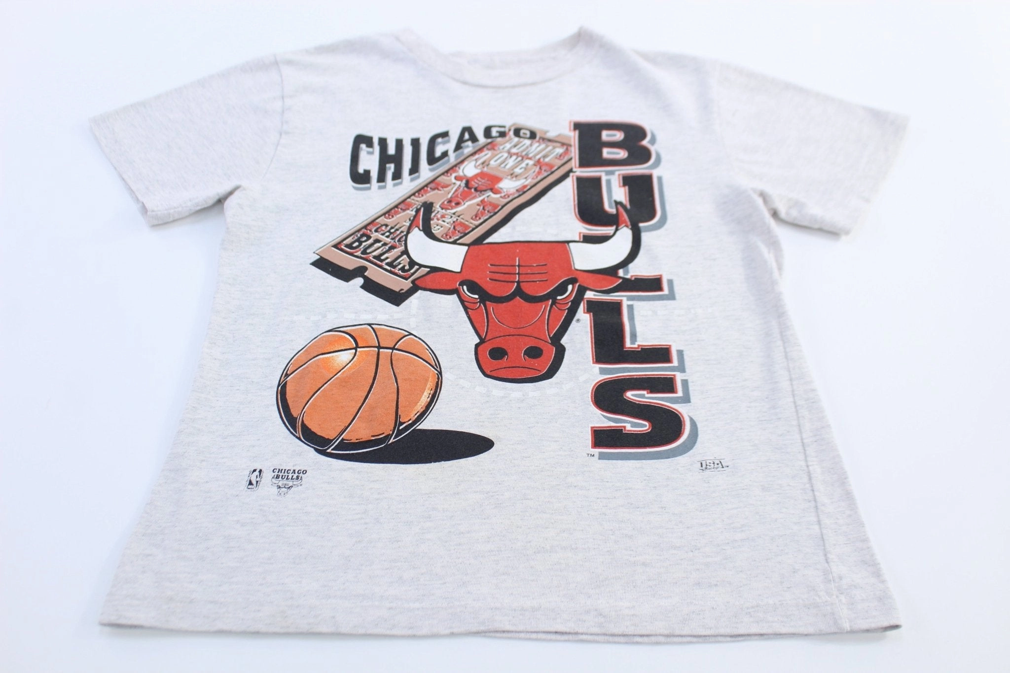 Easy-to-Match Tubular Knit Structure Youth 90's Chicago Bulls Basketball Graphic T-Shirt